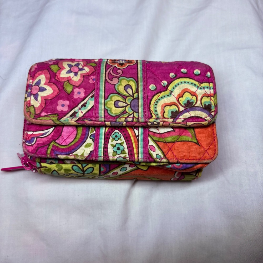 Vera Bradley Quilted Cotton Zip Around Wallet Pink Orange Floral Paisley